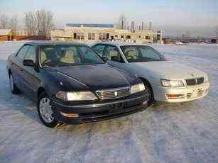 Mark II 1999 года и Nissan Laurel 1997 года